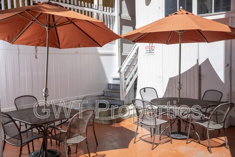 412 Hayes St - Photo 5 of 12