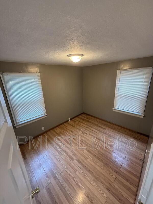 7008 Paisley Drive - Photo 3 of 8