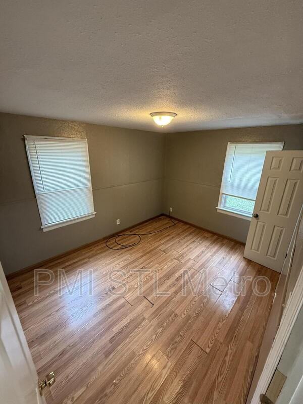 7008 Paisley Drive - Photo 5 of 8