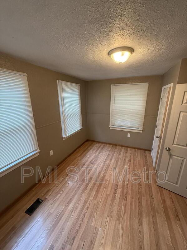 7008 Paisley Drive - Photo 7 of 8