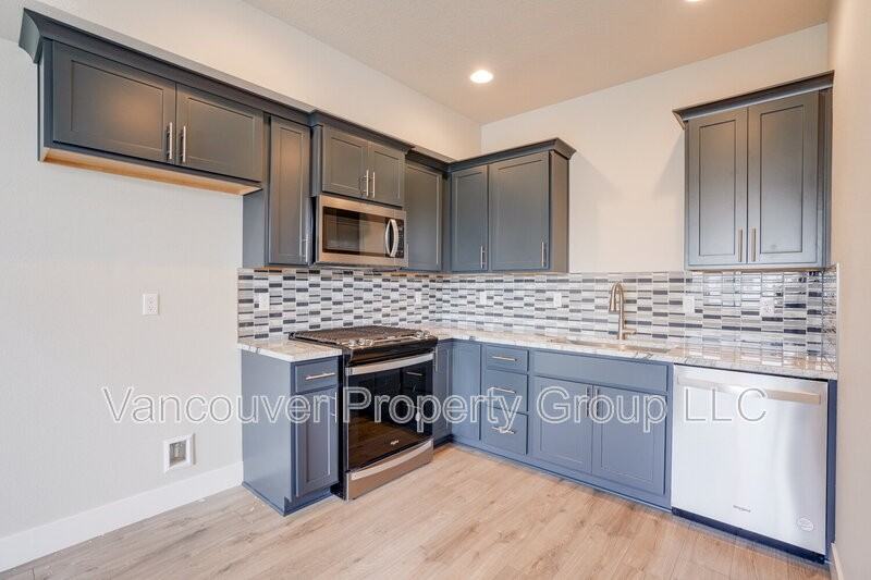 2928 Nw 16th St #A - Photo 7 of 13