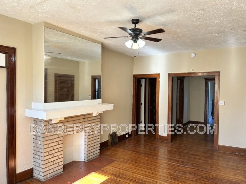 102 Melrose Ave - Photo 2 of 11