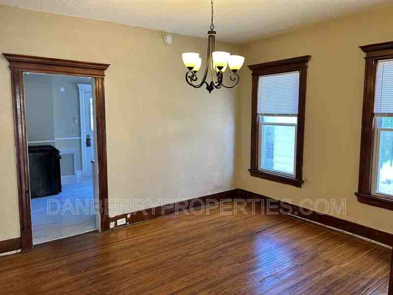 102 Melrose Ave - Photo 4 of 11