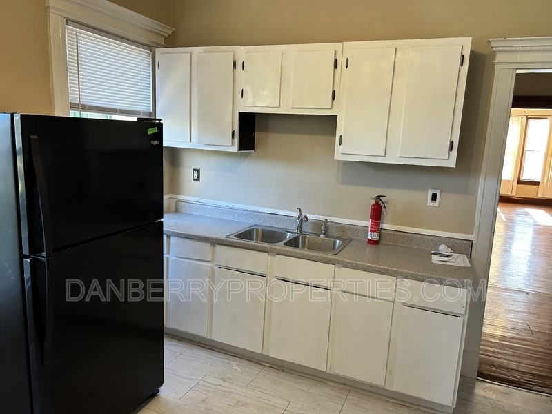 102 Melrose Ave - Photo 6 of 11