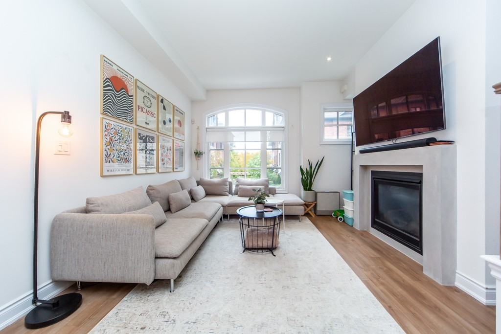 Ossington Ave & Dupont St - Photo 4 of 22