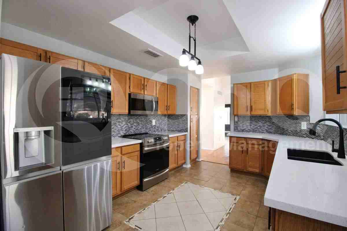 6744 S Wilson St - Photo 3 of 10