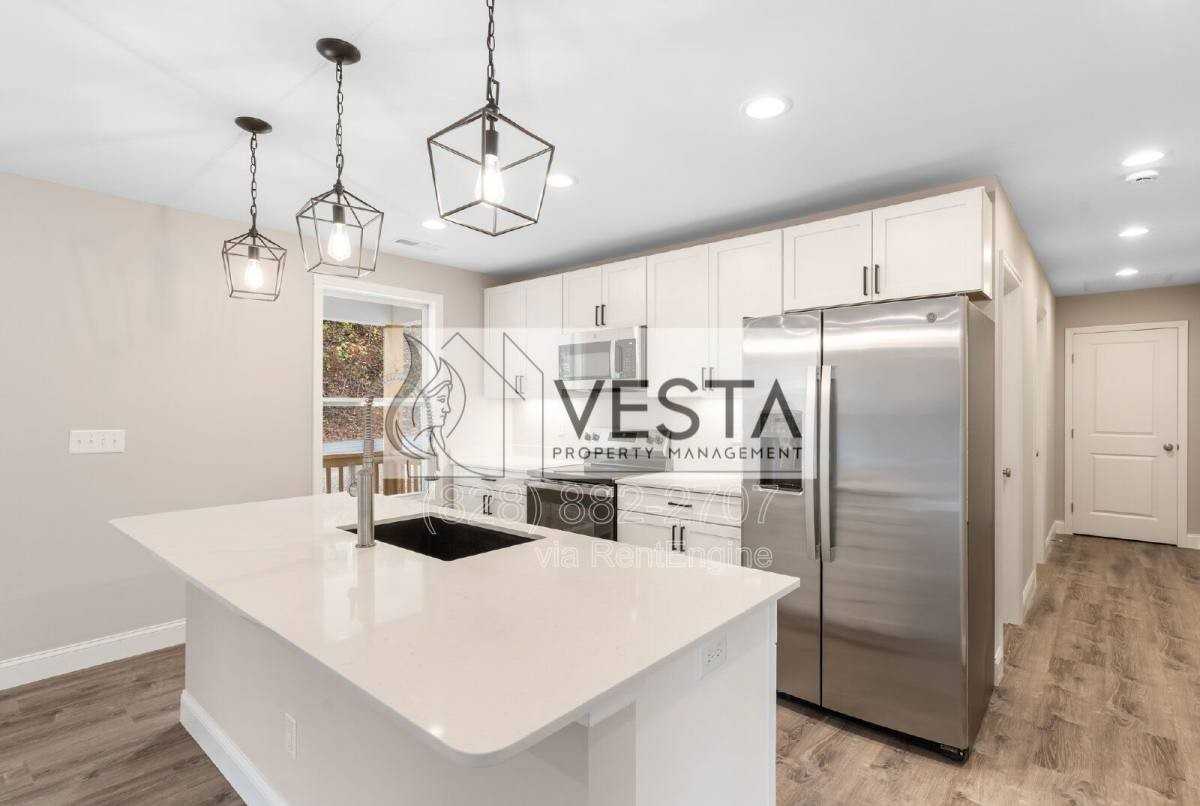 16 Meadows Town Rd - Photo 2 of 10