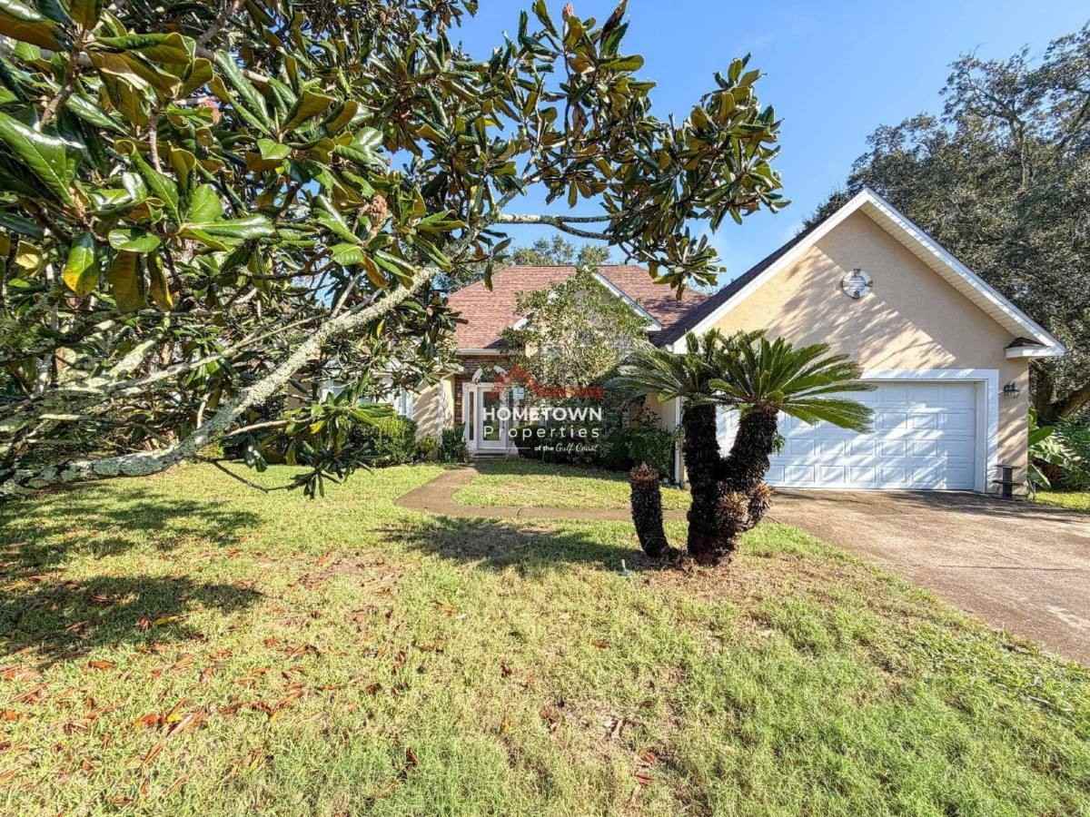 1490 Chalet Pl - Photo 2 of 10