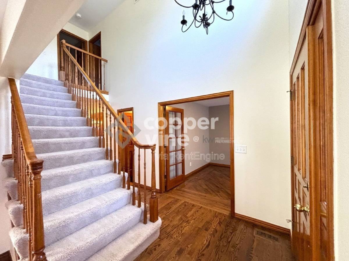 1197 Clubhouse Dr - Photo 3 of 10