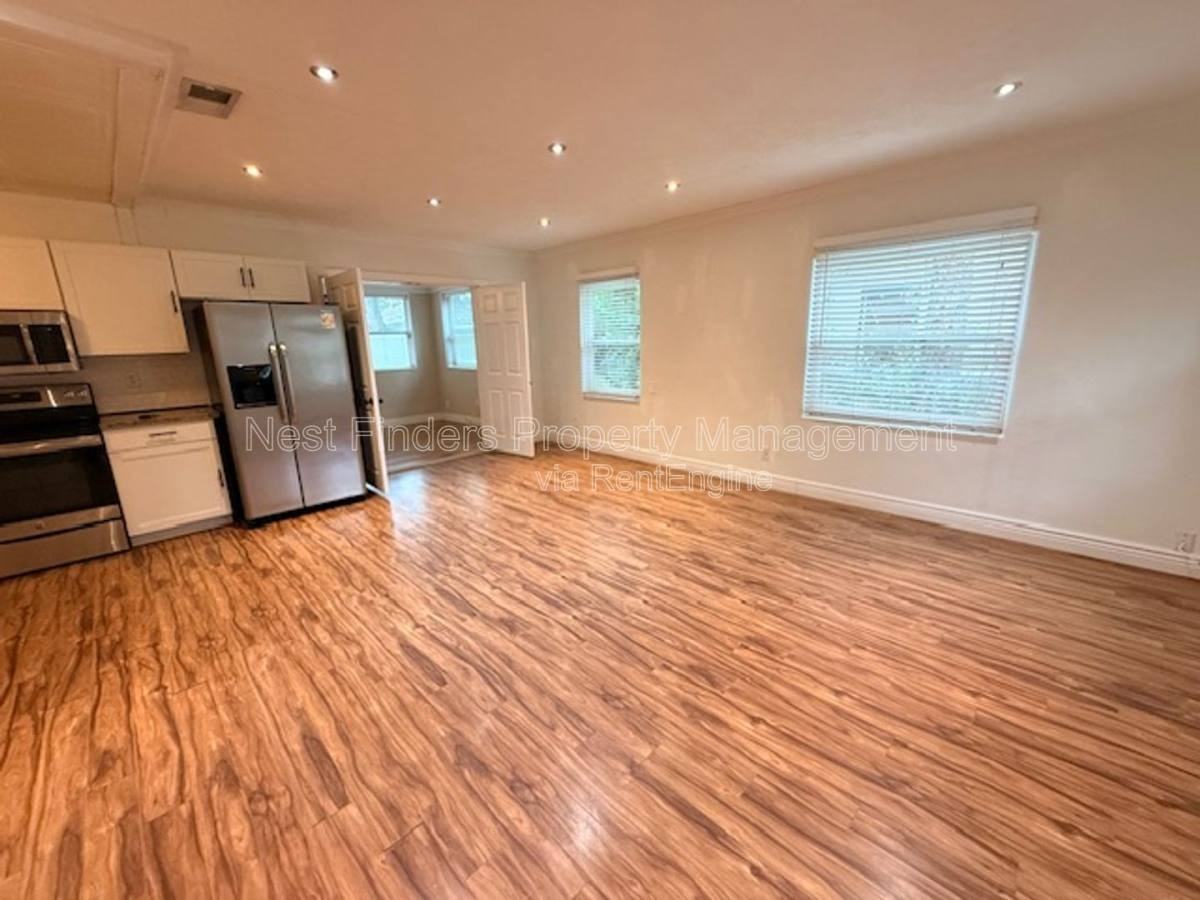 2855 Ernest Street - Photo 3 of 10