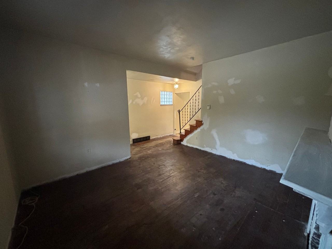 827 East 10th Avenue - Photo 7 of 27