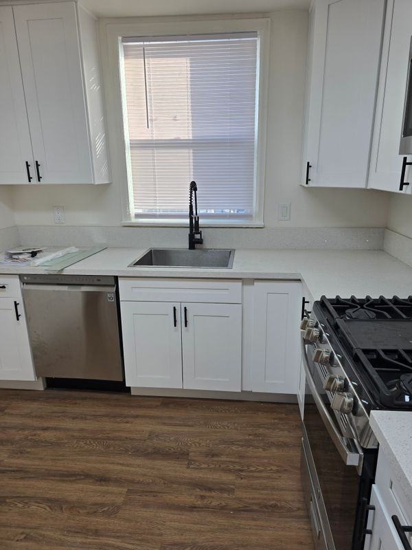 4527 Esther Street - Photo 3 of 9