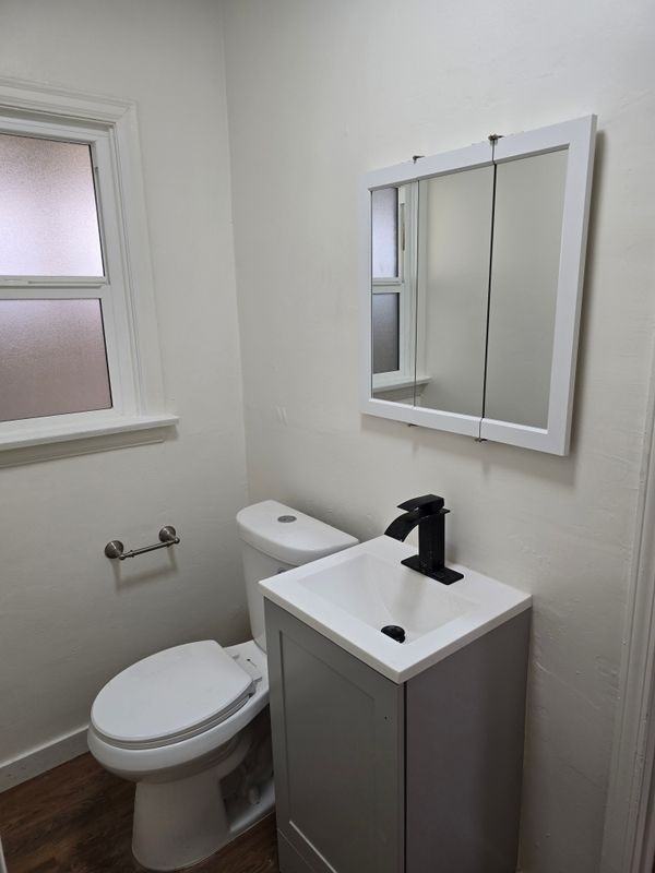 4527 Esther Street - Photo 6 of 9