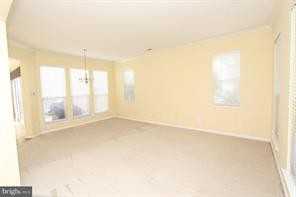 13800 Custis Sq - Photo 5 of 24