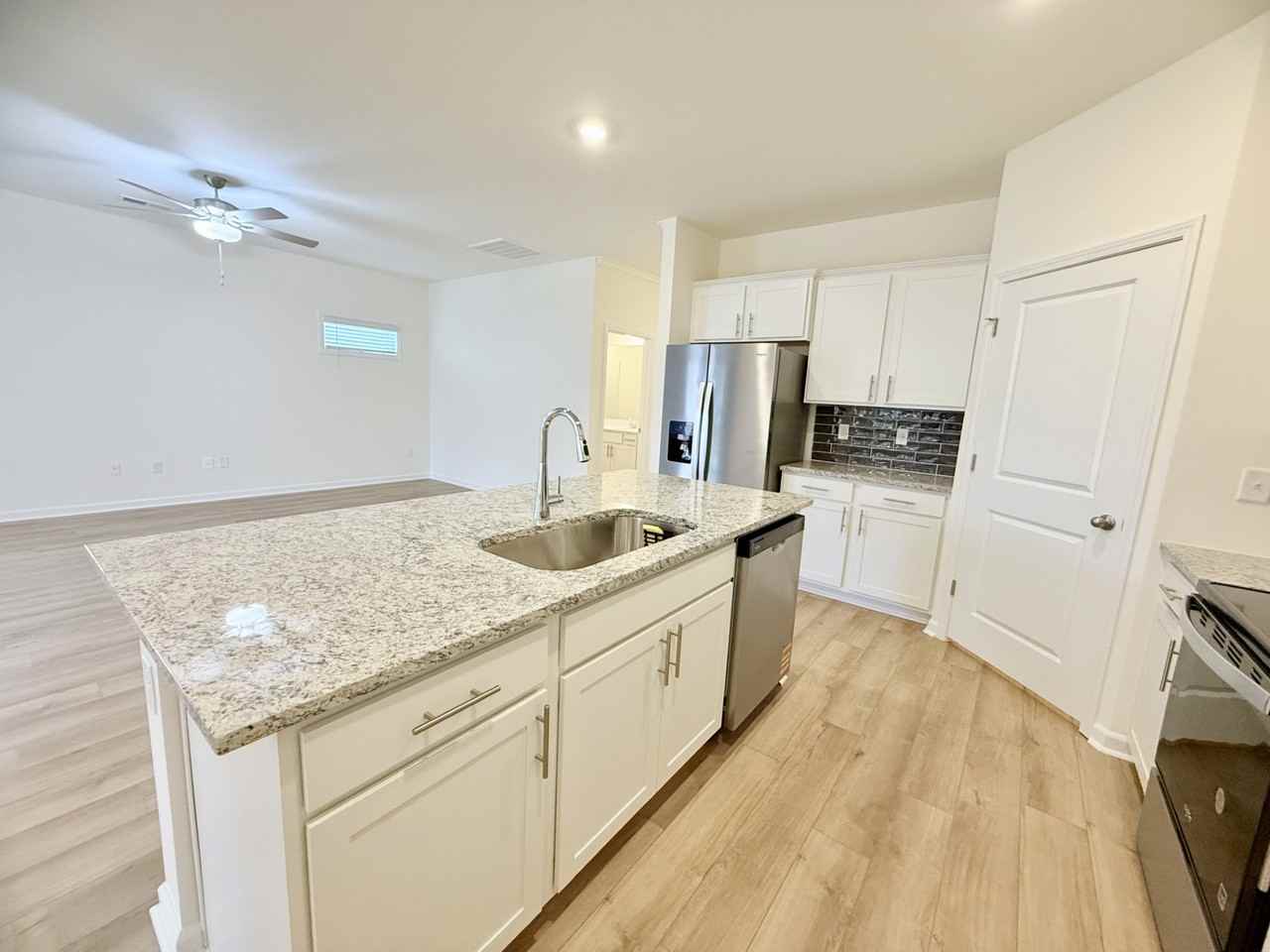 545 Honeyhill Lane - Photo 7 of 32