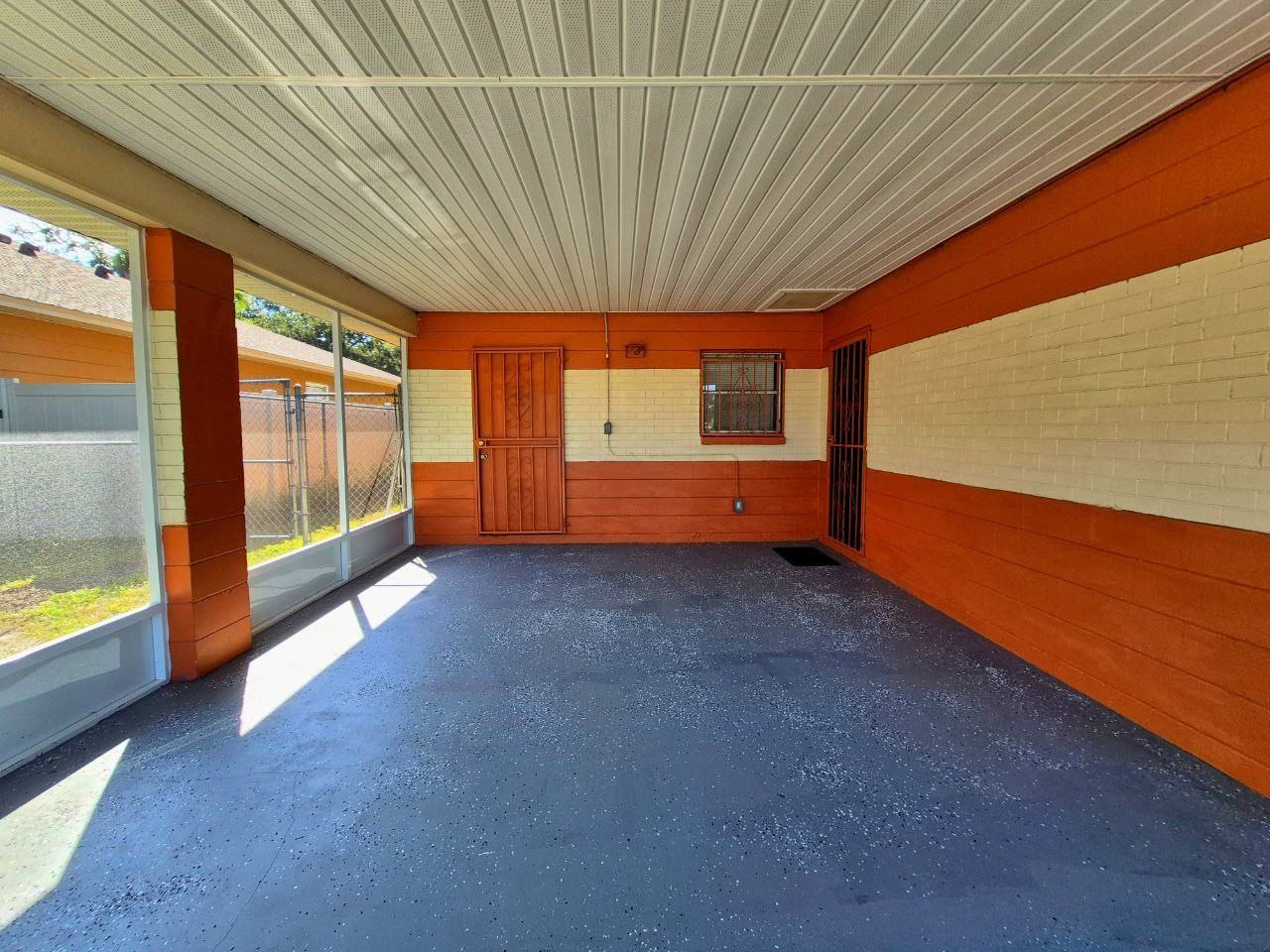 2413 East 38th Avenue - Photo 4 of 40