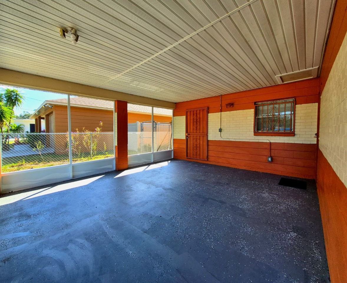 2413 East 38th Avenue - Photo 6 of 40