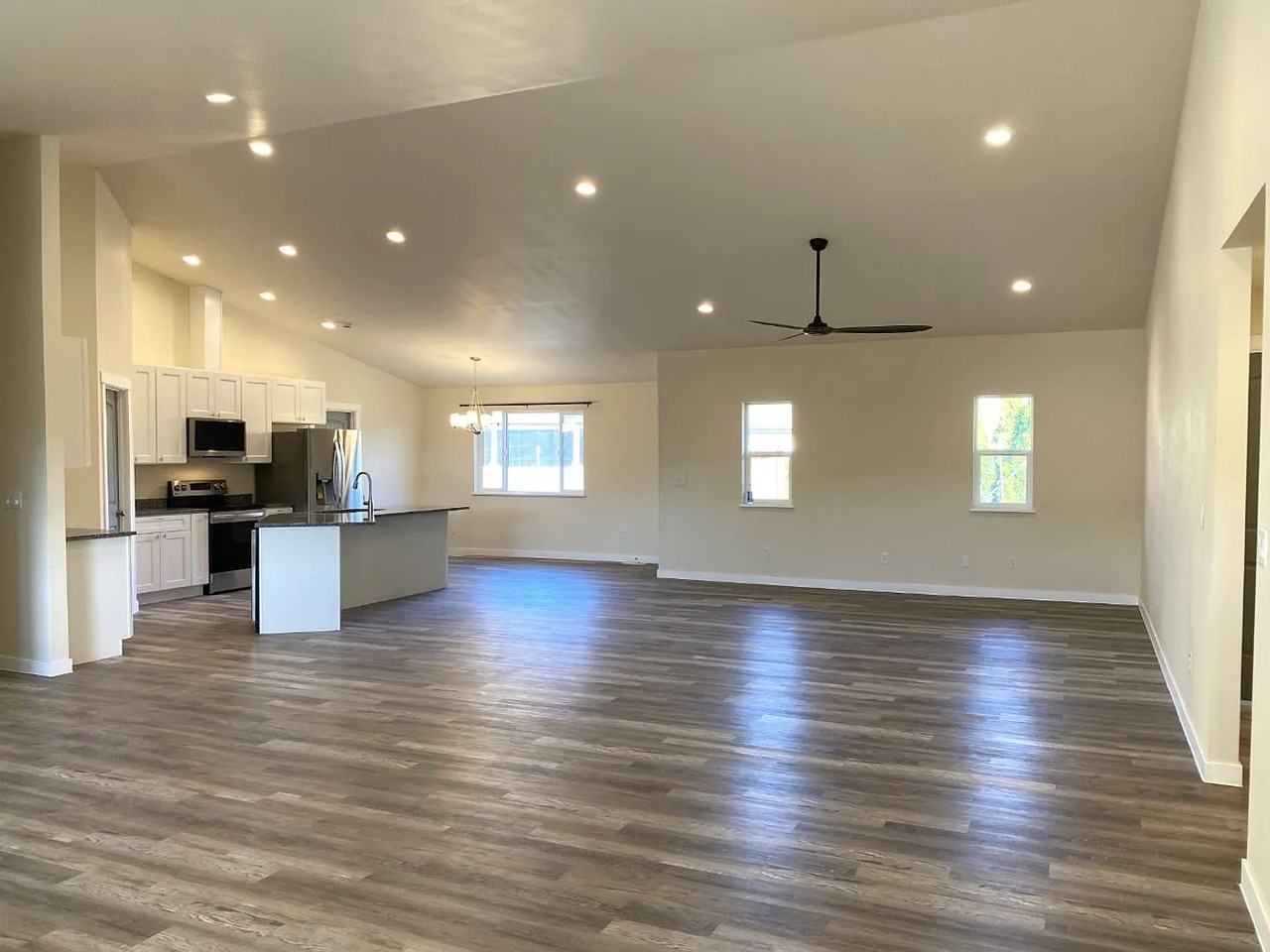 302 Lolly Ln - Photo 2 of 18