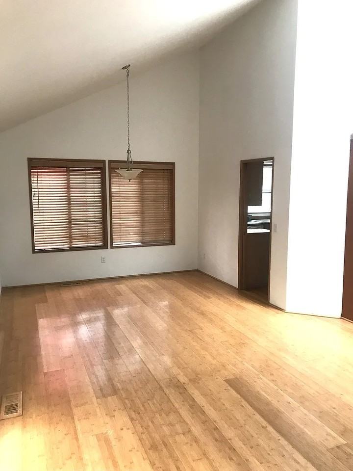 3611 252nd Place Southeast - Photo 3 of 13