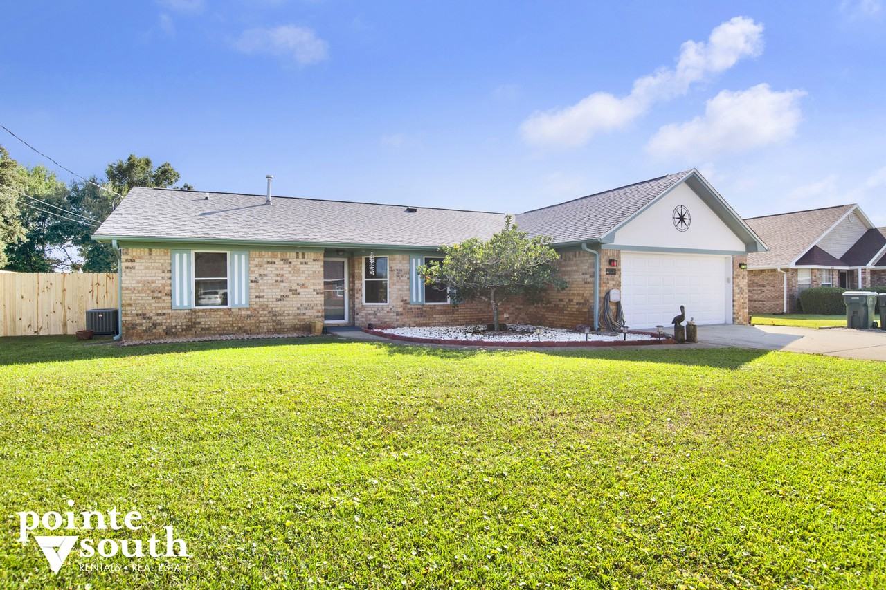 4036 Shorewood Dr - Photo 2 of 36