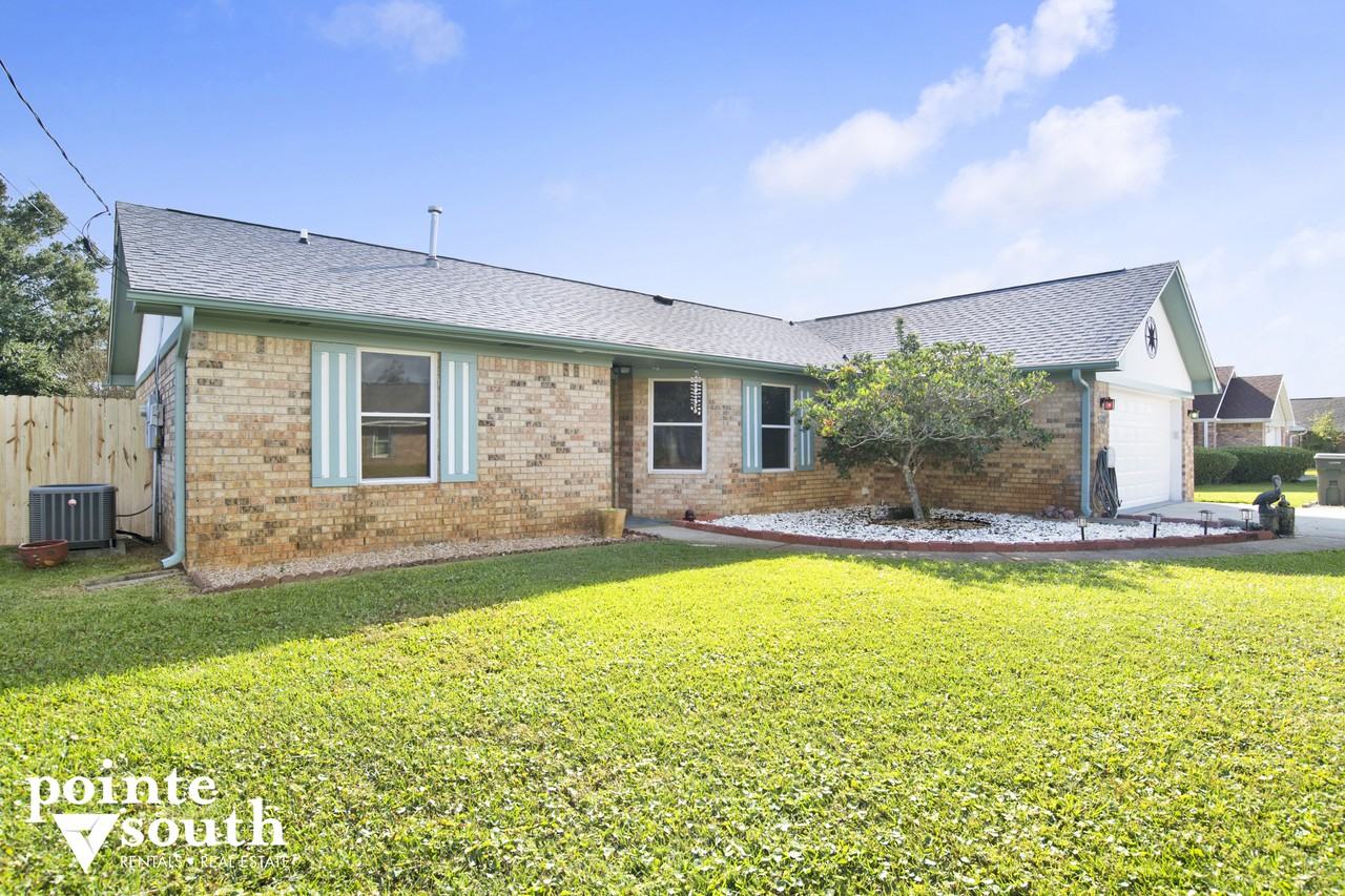 4036 Shorewood Dr - Photo 3 of 36