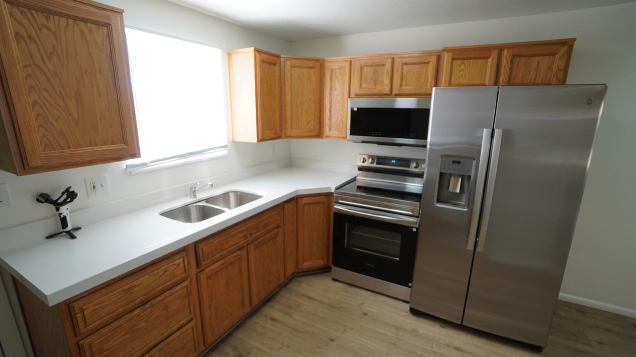 1285 E Gordon Ave - Photo 3 of 15