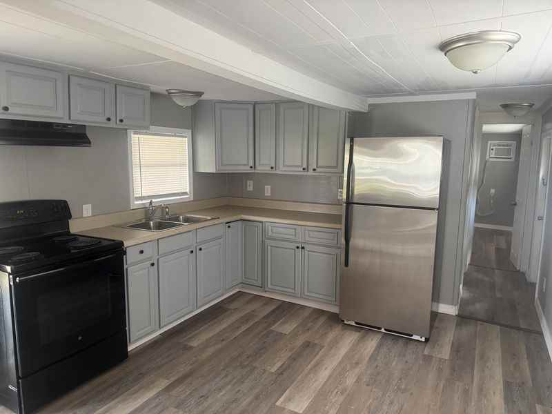 626 Broad Street - Photo 2 of 11