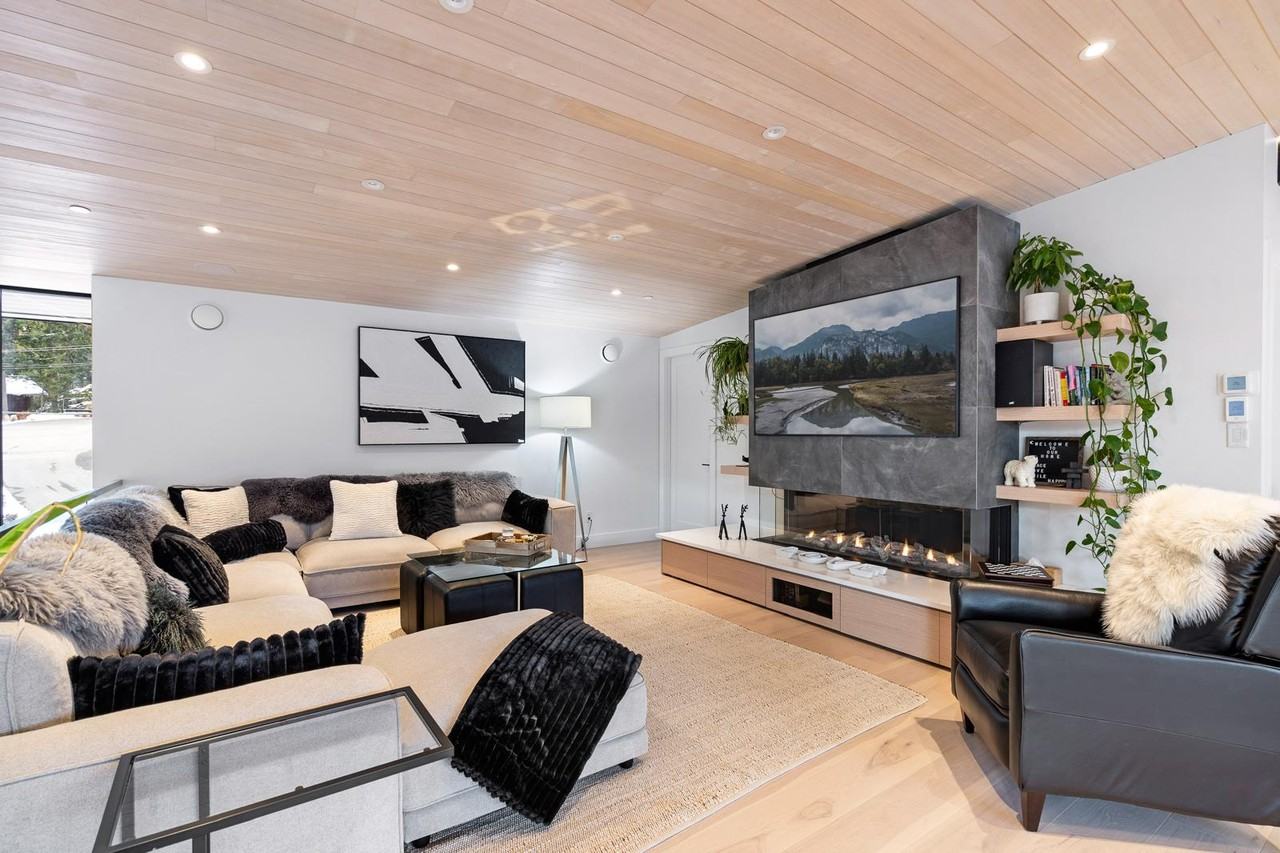 9143 Emerald Drive - Photo 4 of 24