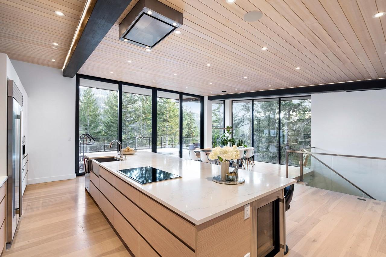 9143 Emerald Drive - Photo 6 of 24