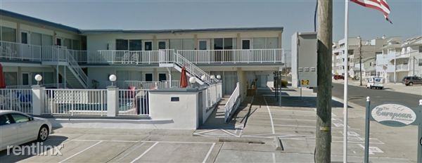 300 Ocean Ave - Photo 3 of 6