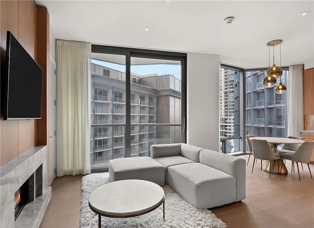 211 W Elm Ct - Photo 2 of 38