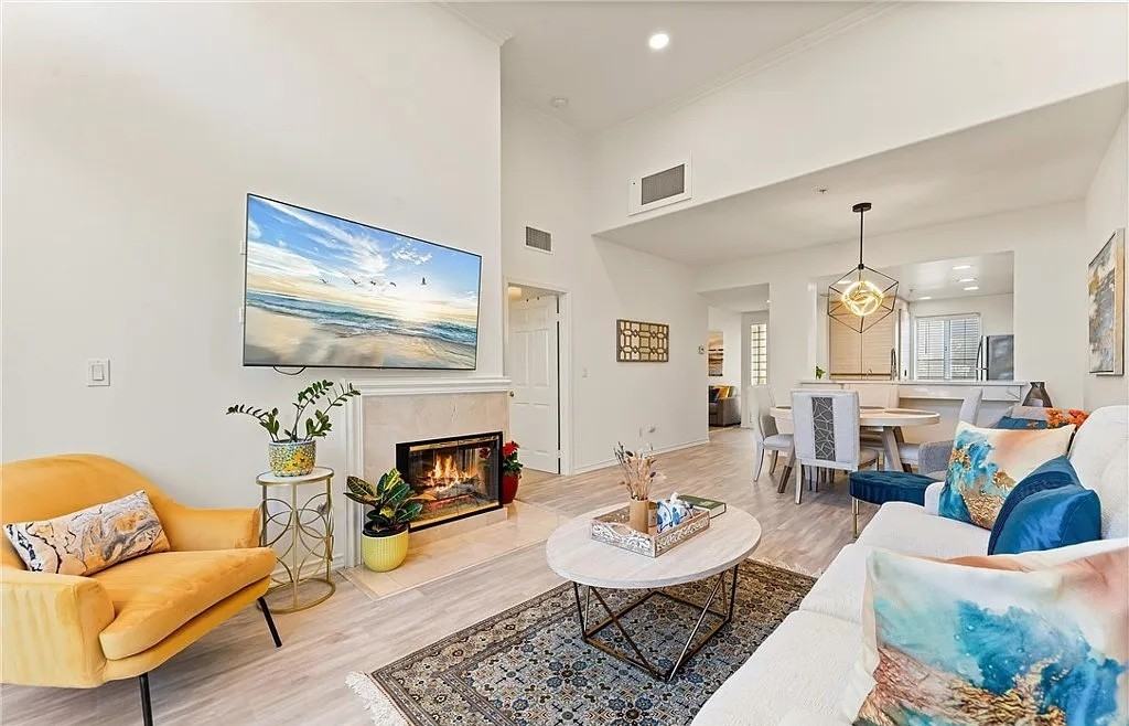 2243 Martin - Photo 2 of 34