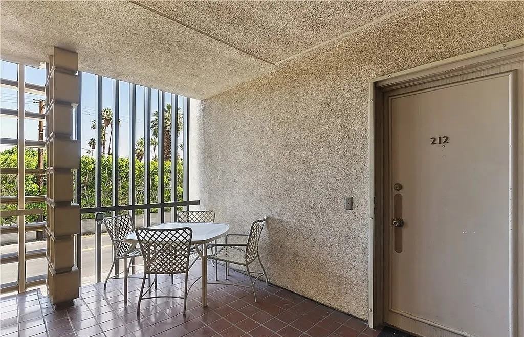 277 E Alejo Rd - Photo 4 of 22