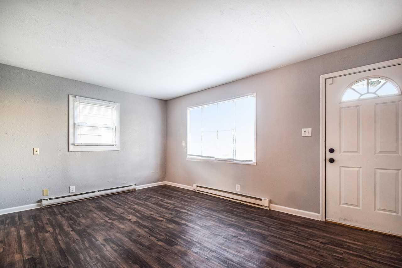526 S Edison Ave - Photo 5 of 17