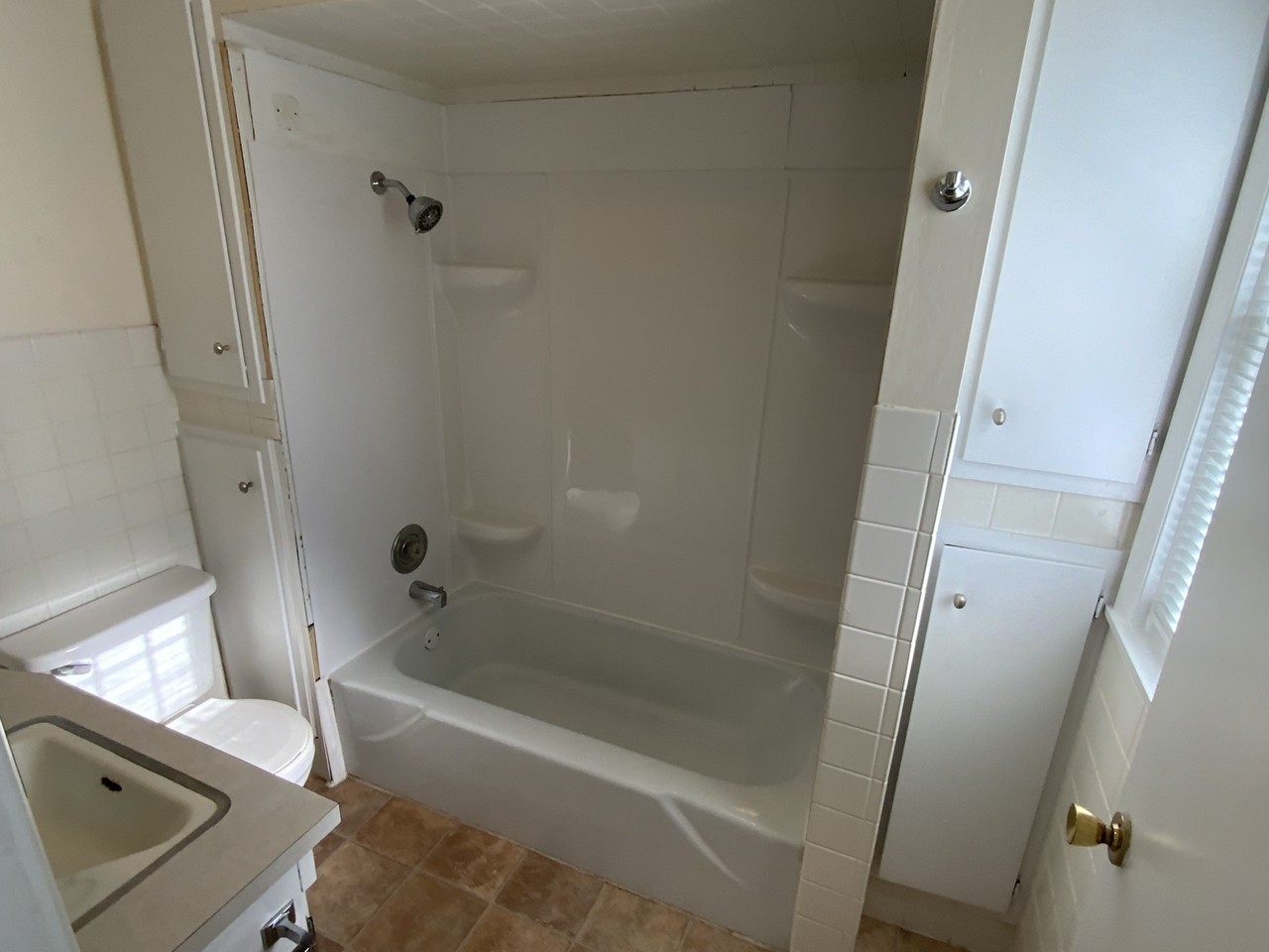 1902 Lamborn Ave - Photo 4 of 17