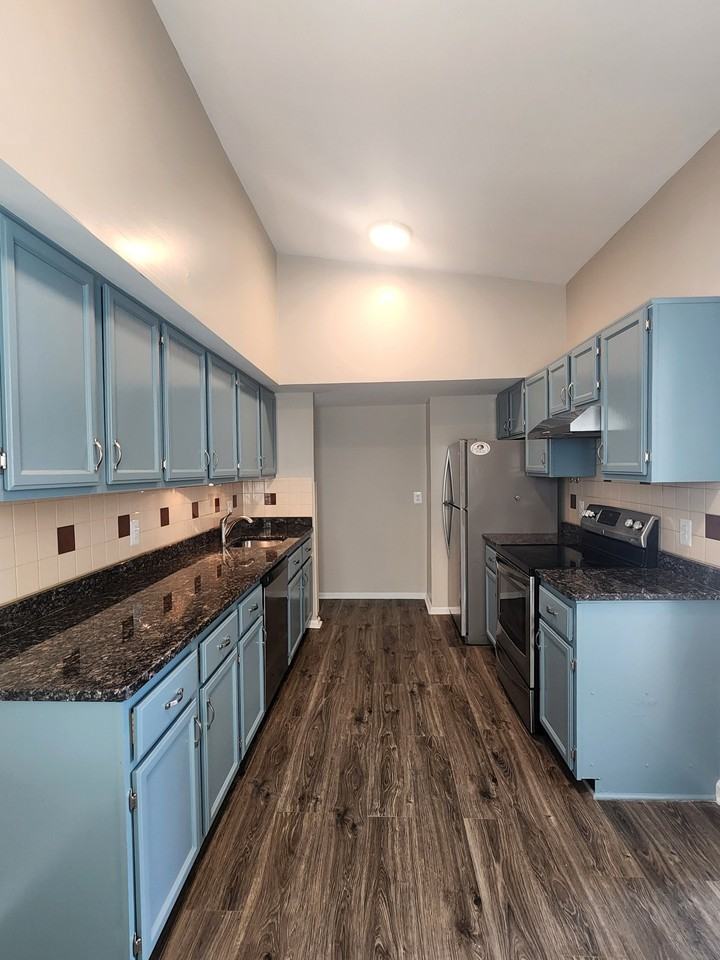 20323 Beaconfield Terrace #202 - Photo 6 of 15