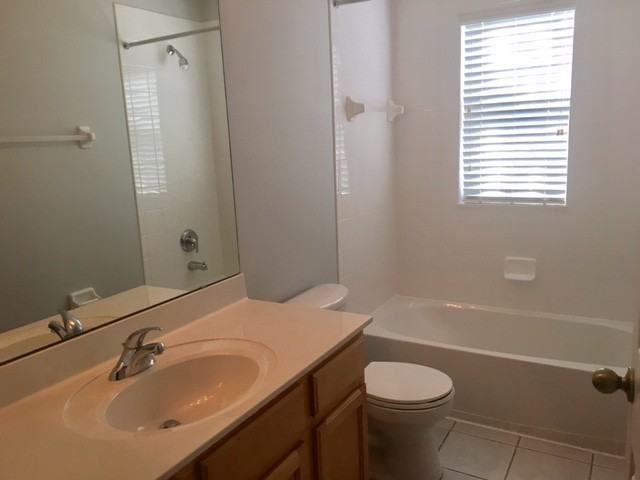 1115 Oak Pond Dr - Photo 2 of 22