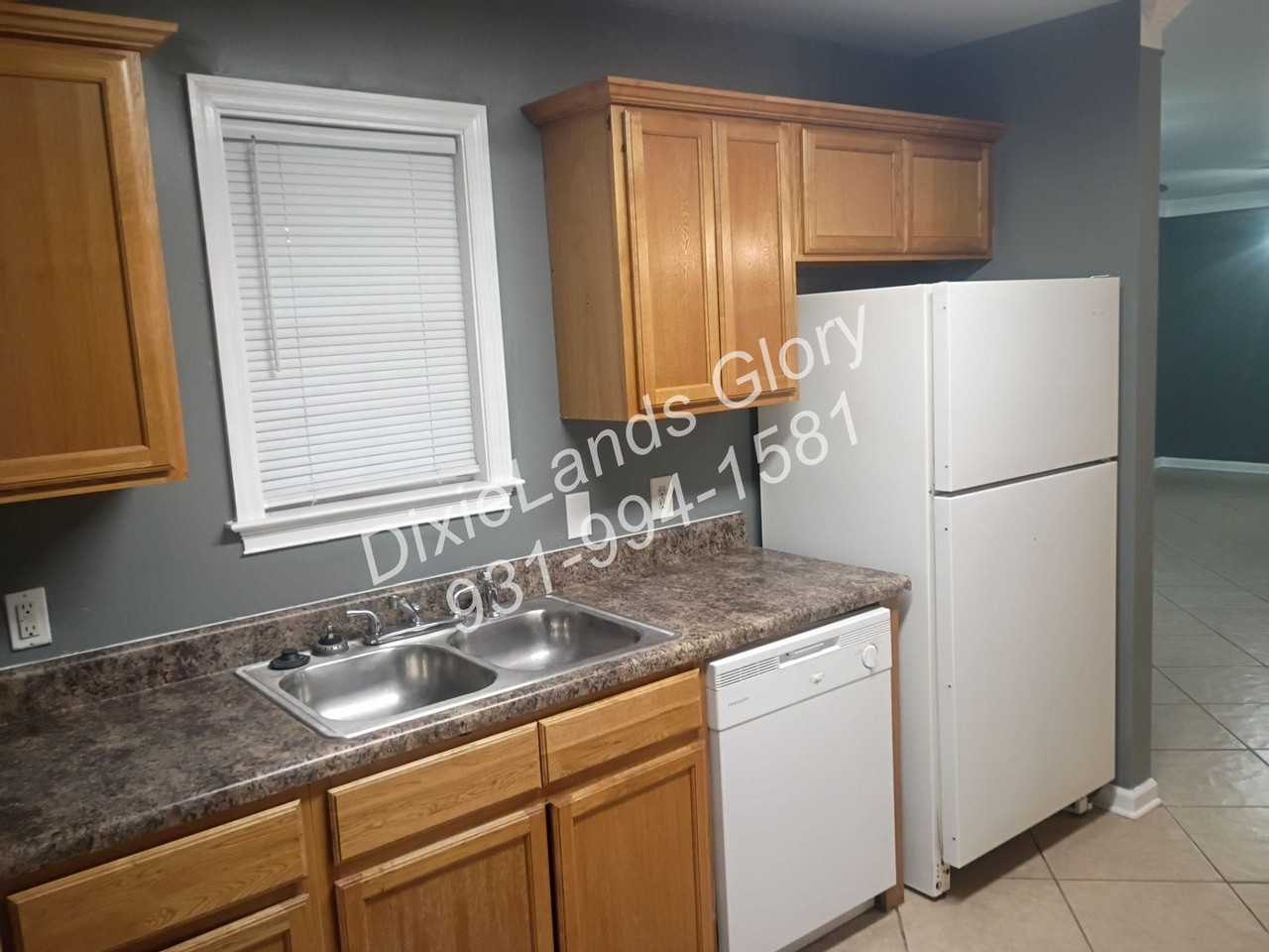 1816 Tower St Se - Photo 4 of 5