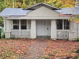 featured image of 814 Willow Pl