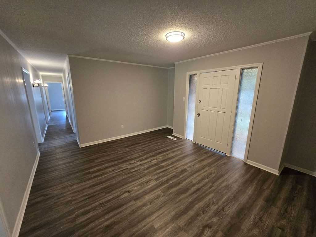 220 Mckinley St - Photo 3 of 18