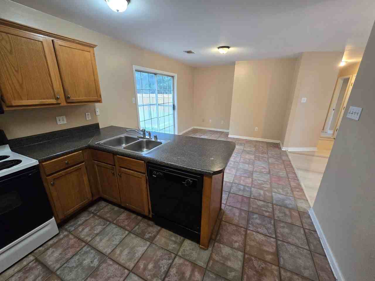 12 Stonehaven Dr - Photo 5 of 17