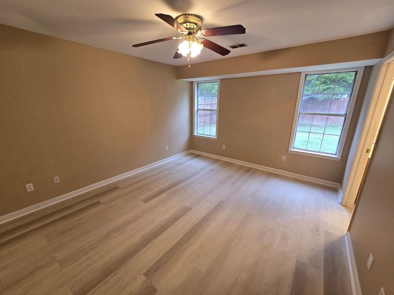 12 Stonehaven Dr - Photo 6 of 17