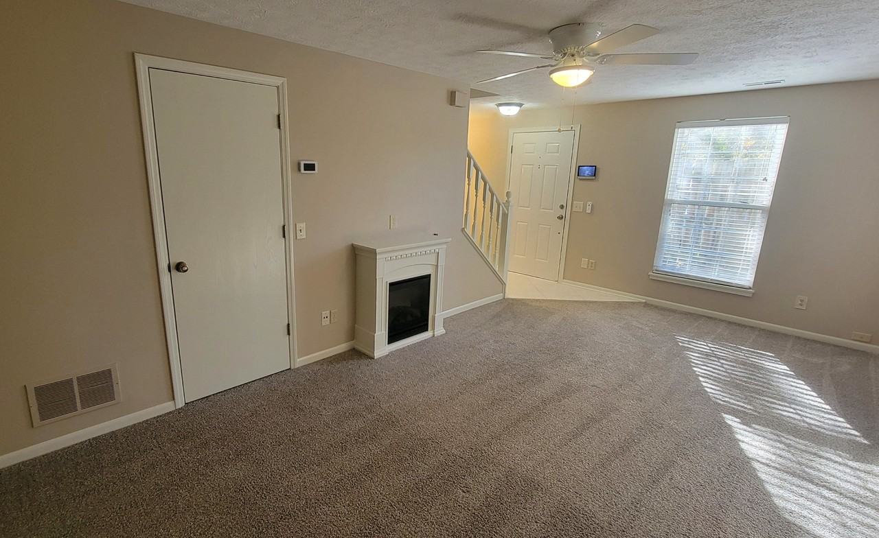 382 Waterside Avenue #4 - Photo 4 of 28