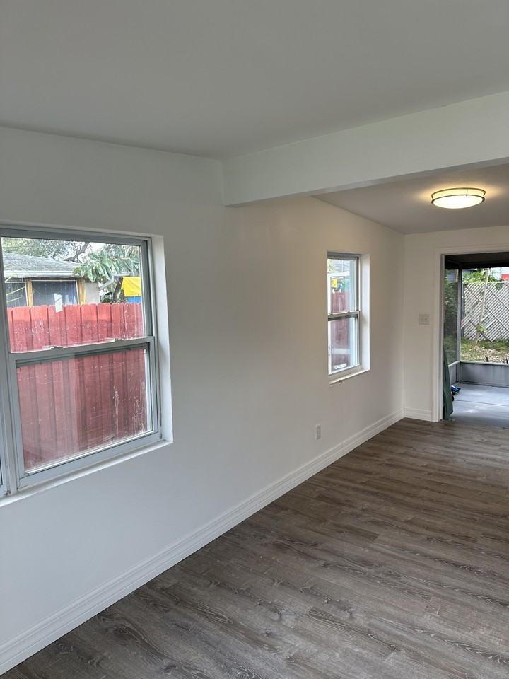 2383 Chaucer St #NA - Photo 5 of 22