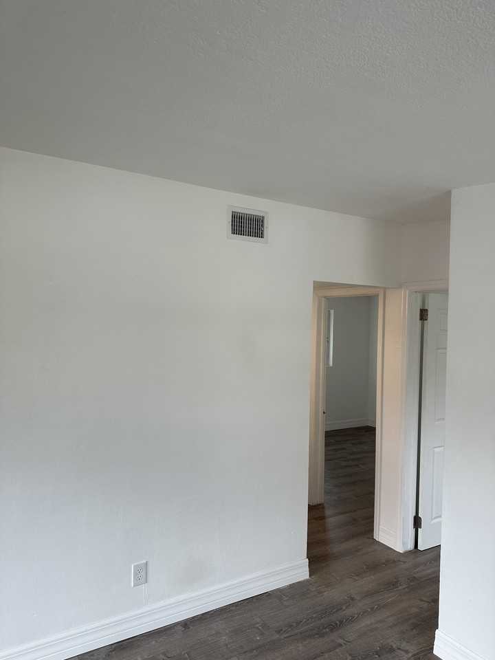 2383 Chaucer St #NA - Photo 7 of 22