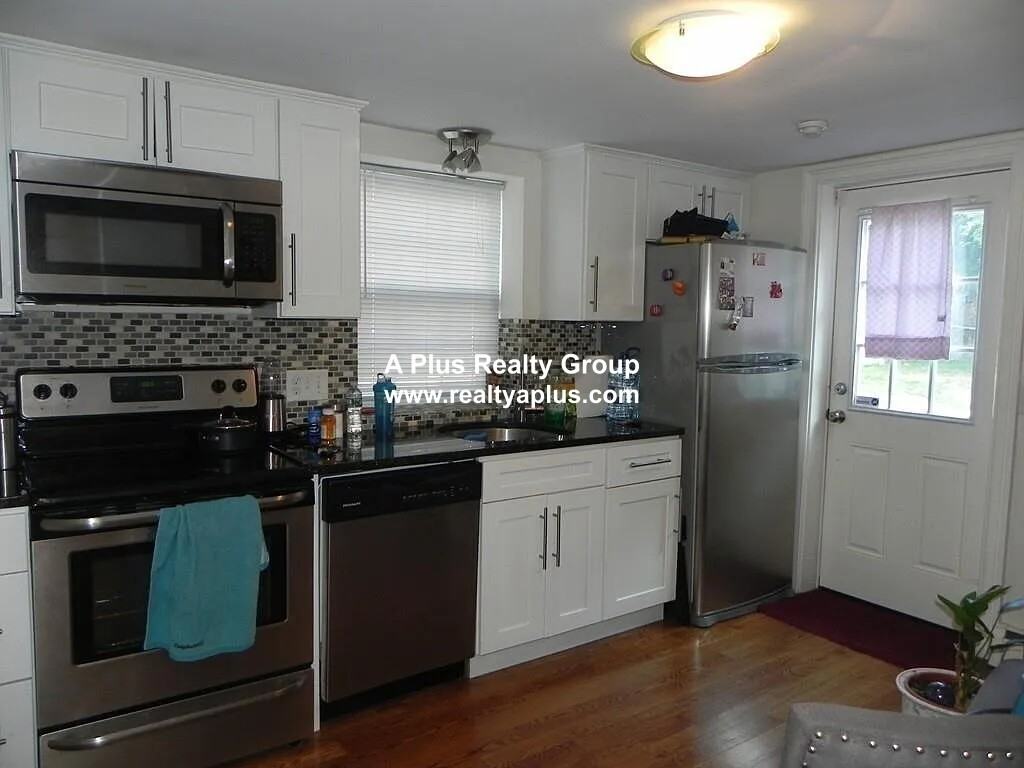 Sea St #1 - Photo 4 of 13