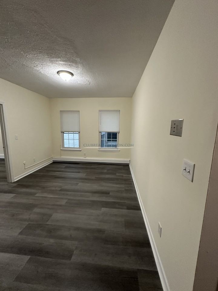 46 S Huntington Ave #14 - Photo 2 of 12