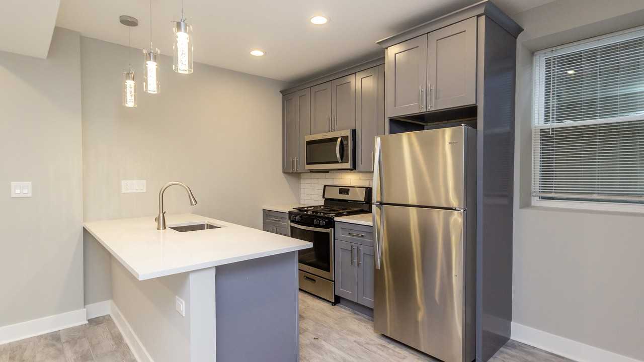 1055 N Wolcott Ave #GF - Photo 5 of 10