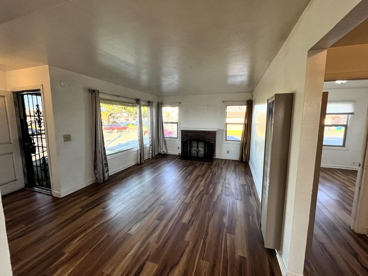 905 West Harris Street - Photo 3 of 17