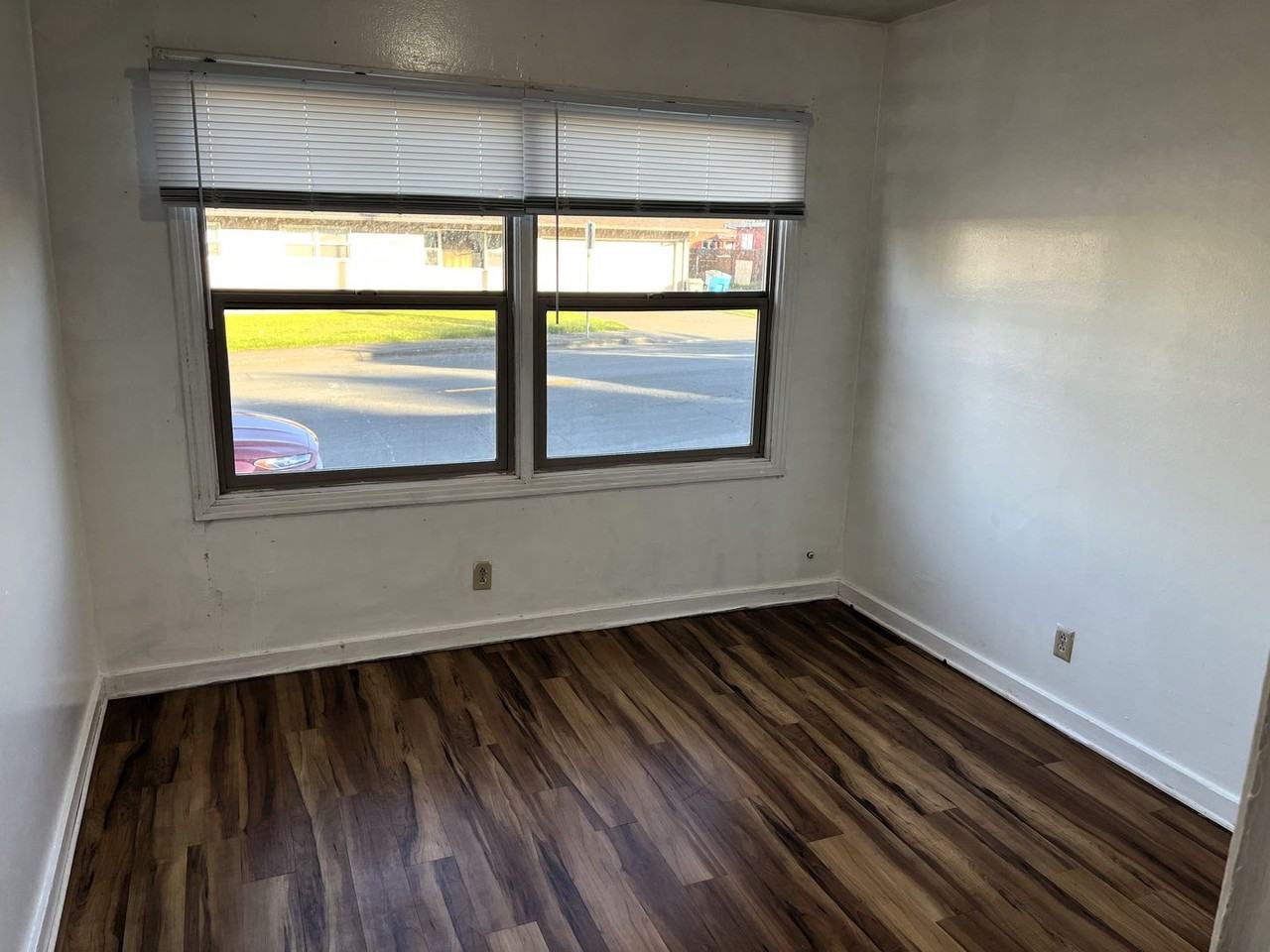 905 West Harris Street - Photo 6 of 17